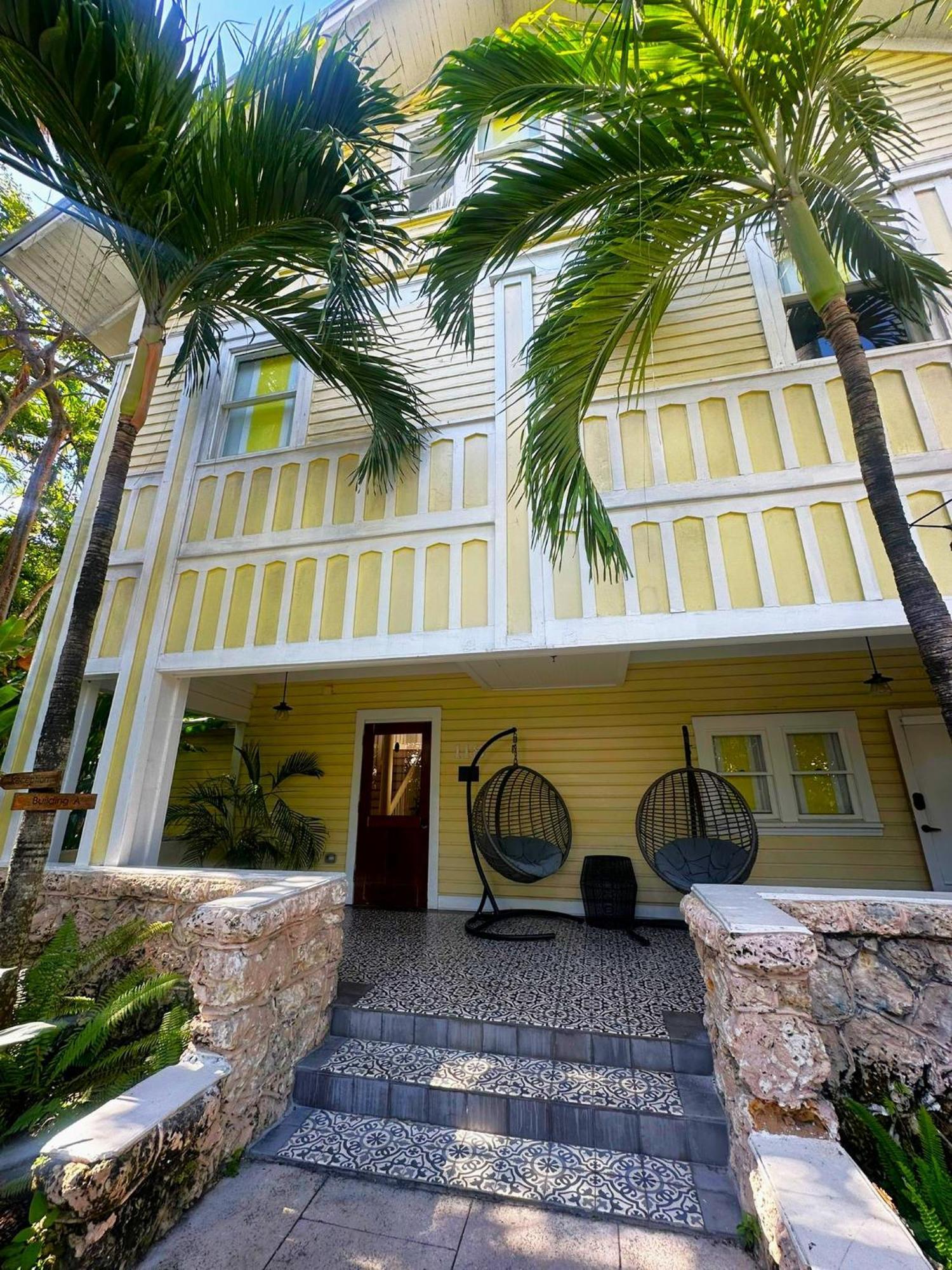 Miami River Inn By Renzzi Exterior photo