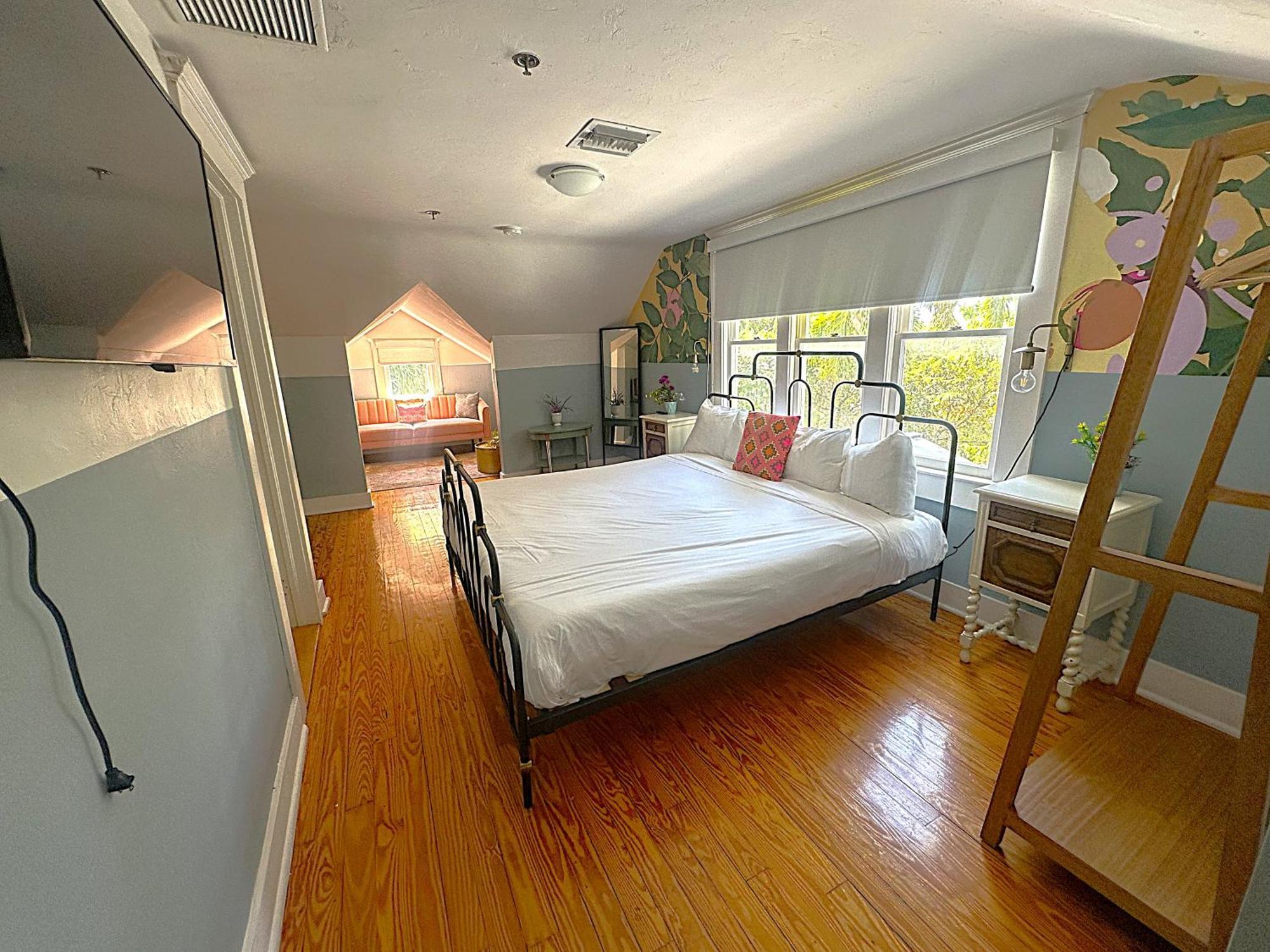 Miami River Inn By Renzzi Room photo